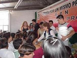 BUSCAR BENEFICIOS Y MEJORES CONDICIONES DE VIDA PARA LOS NI&Ntilde;OS: LUC&Iacute;A JARAMILLO H.